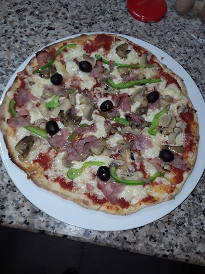 Pizza Verdure Tomato Mozarella Eggplant Capsicum Onion Black Olives Seybusiness